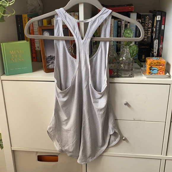 WOMENS Zella Workout Tank - Picture 2 of 4